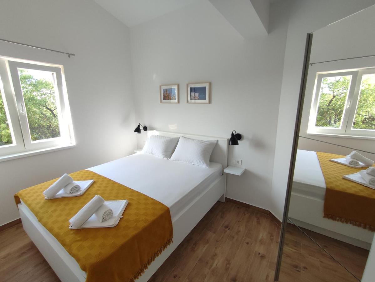 Apartmani V&V - New Apartments Murter Luaran gambar