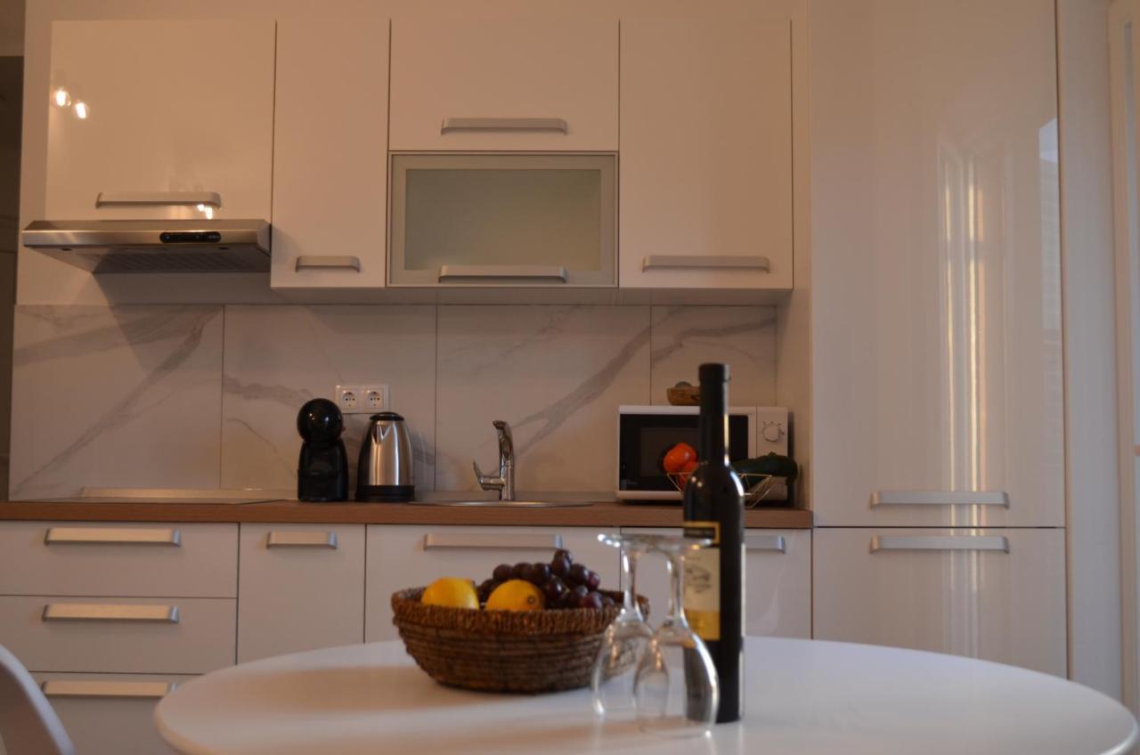 Apartmani V&V - New Apartments Murter Luaran gambar